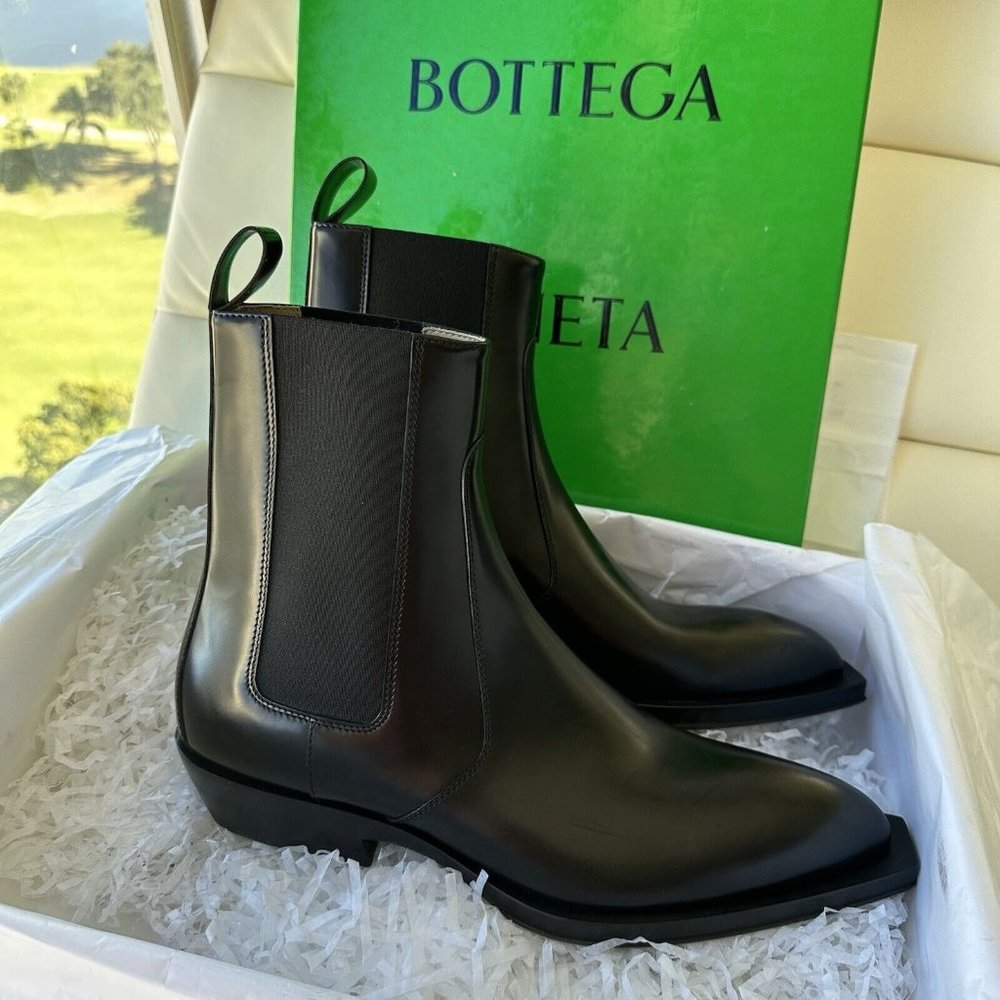 NEW BOTTEGA VENETA Black Chisel Chelsea Boots SZ 42 MSRP $1390 - Picture 4 of 12
